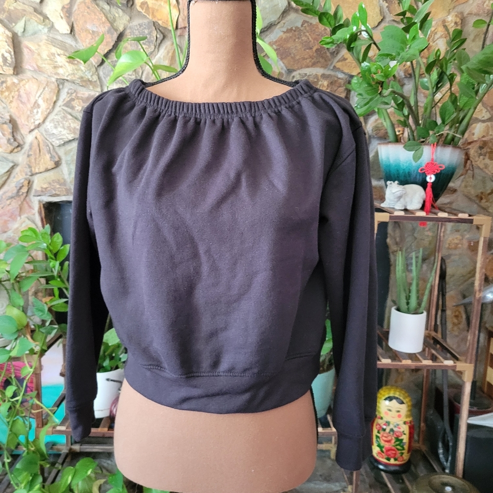 Used Black PrettyLittleThing Cropped Sweatshirt Size Medium